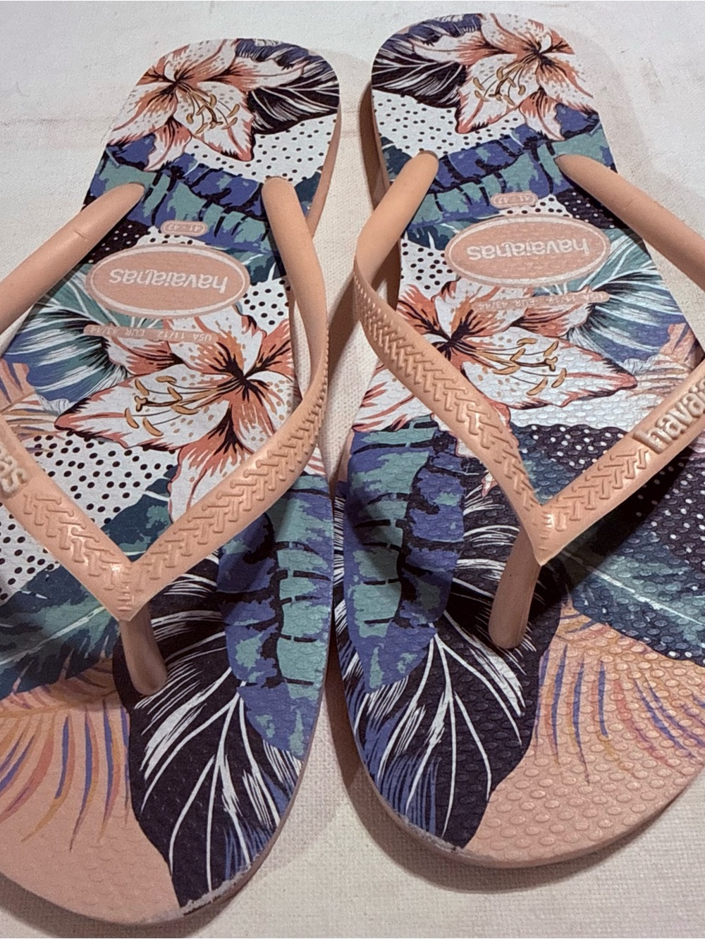 Havaianas Peach Straps Floral Tropical Print Flip Flops